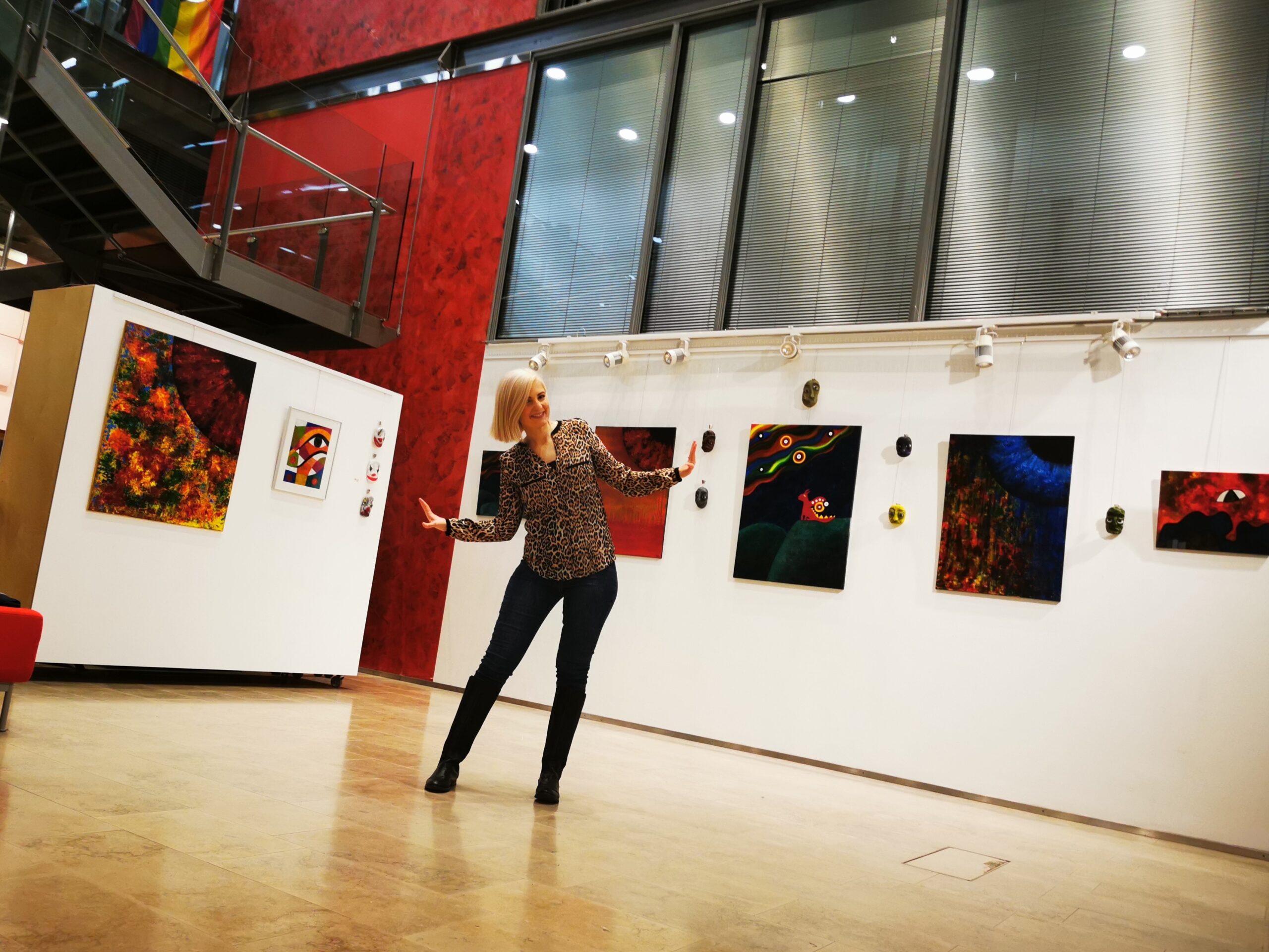 Mimo Warto's art exhibition at Galleria Anna in Espoo.